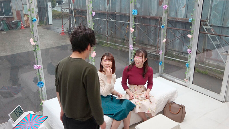 顔出しMM号 仲良し奥様限定 ザ・マジックミラー ママ友2人組が「童貞筆おろし脱出ゲーム」に挑戦！恥じらいながらも我慢汁ダラダラの年下童貞チ○ポに興奮しちゃったご無沙汰人妻2人のチ○ポ奪いあいハーレム3P！最後はW生中出し！｜（dvdms00857）ザ・マジックミラー（MM号） 2022年8月発売