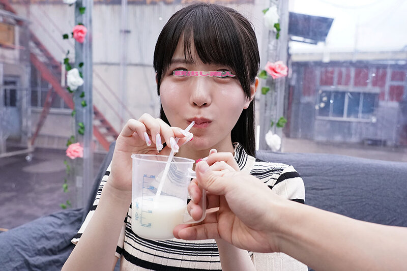 顔出しMM号 女子大生限定 ザ・マジックミラー 牛乳を口に含んで→巨乳モミモミ→乳首こねくりイキ我慢！我慢出来たら100万円！イッたらデカチン即ハメ！初めてのチクイキ絶頂で敏感になったJDオマ○コに激ピストンで生中出し！｜ザ・マジックミラー（MM号） 2025年1月発売