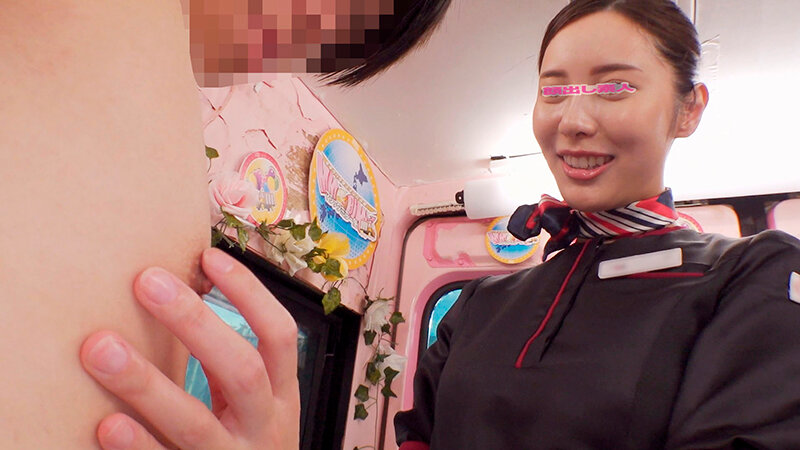 一般男女モニタリングAV×マジックミラー便コラボ企画 黒パンストの美脚キャビンアテンダントが‘常に乳首責め！スパイダー騎乗位’で童貞筆おろしに挑戦！敏感な両乳首をいじられ/舐められ/吸い付かれながらの抜かずの連続中出しSEX！4組合計16発｜（dvmm00332）一般男女モニタリングAV 2026年1月発売