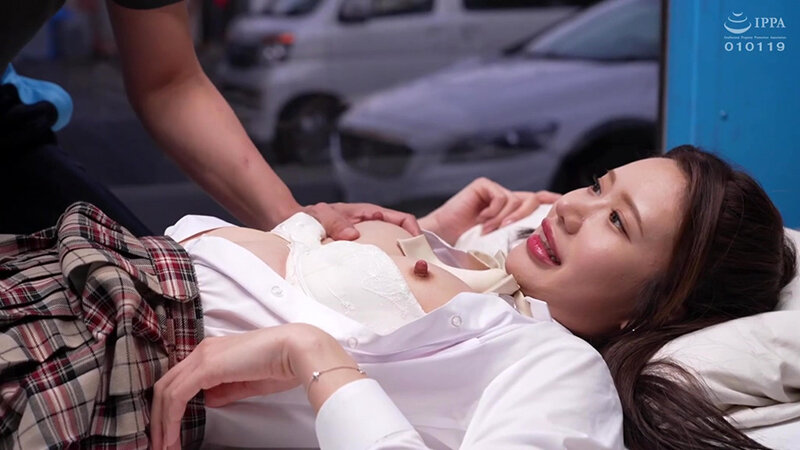 達成できれば賞金＋脱出！部活帰りのJ〇アスリートとコーチが挑戦するエロ四十八手チャレンジ！ 恥ずかしい（照れ）と言いつつも、教え子のキツマンが気持ちよすぎて 激しくなるピストンに連続アクメ！最後には中出しまで許しちゃう？撮って出しマジックミラー号！～いちか…｜（1totte00180）撮って出し！マジックミラー号 2024年5月発売