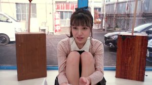 街行く素人娘が脱ぎ脱ぎあっち向いてホイ対決！顔を向けた先に服を1枚脱ぐ、手コキ、フェラ、キスなどのHな罰ゲーム！先に相手を全裸にしたら勝ち！負けたら即ハメ中出し！撮って出し！マジックミラー号～りょうか編～｜羞恥 MM号動画（1totte00294） 2026年5月発売