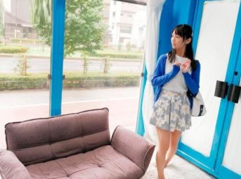 【マジックミラー便】アヒル口の美女JDがカワイイお口で巨根をいやらしくナメナメ！