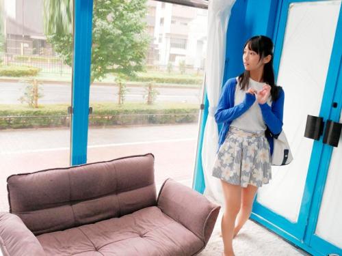 【マジックミラー便】アヒル口の美女JDがカワイイお口で巨根をいやらしくナメナメ！