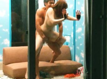 ＜逆転マジックミラー便＞幼い娘に生ち○こ挿入…ゴム無し孕ませナカ出し！マジックミラー便の車外から精子ぶっかけられた少女ｗ＜素人動画＞