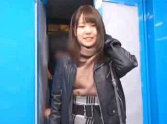 【MM×素人若妻】「あぁん♡だめぇ♡」結婚したばかりの新婚カップル奥様にオイルマッサージしてあげて旦那の隣でNTR・膣内不倫ザーメン発射！