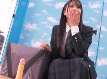 【女子校生×ミラー号】「ごめんなさい！掃除しますっ！」幼いおマンチョから吹き出す絶叫とぴえん潮！