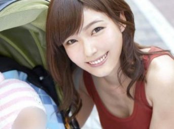 ＜マジックミラー便＞「生で挿れちゃうの？」素人美女が生セックスでオマ〇コぐちょ濡れ！いつもより直に伝わってやっぱり生は気持ちイイ