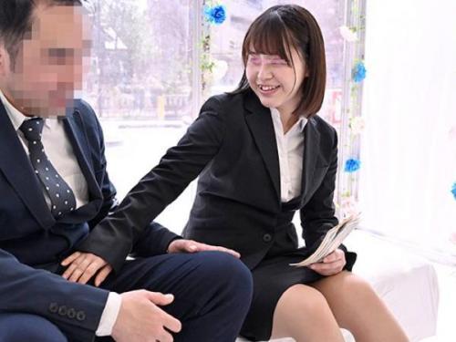 ＜マジックミラー便＞普段は真面目な上司と巨乳美人社員がミラー号の雰囲気に吞まれて濃厚交尾‼