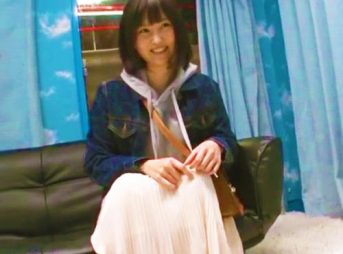 ＜ミラー号＞黒髪ロリな彼女さん「潮吹き我慢で賞金ゲット」に挑戦！ガッツリ生でナカ出しされてしまうｗ＜寝取られ素人＞