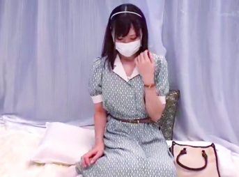 【素人ナンパ×ミラー号】卑猥な淫語だけで赤面発情しちゃう純情JDが知らないおじさんおチンコ受け入れてマジメスイキ！