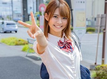 一般人ナンパ「やばぁい♡ｗｗ」スレンダー美乳おっぱいの超可愛い制服美女子にフル勃起シコシコを見せつけ発情させて顔射種付！ｗ