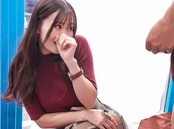 〖ミラー号×一般人ナンパ〗現役のめちゃ美人な一般人女子大生さん睾丸マッサージして膣奥ガン突きでハメまくる姿がたまらんｗｗｗ