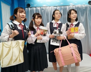 【パイパンフェラ】たまらず漏れちゃう声とマン汁に正直になりアヘつき果てるお嬢さん