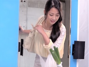 【MM号】子持ちだという30歳熟ママさん！スレンダーでたわわなおっぱいなスタイル良い他人妻がニセ童貞男と種付！【他人妻ナンパ】