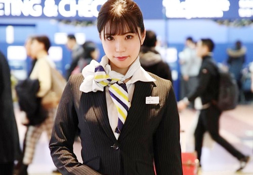 《一般人CAさん》「ごめんなさいぃ♥出ちゃうぅ♥」スレンダー大きなおっぱいおっぱいの超美人なキャビンアテンダントがイキ潮お漏らしｗｗ