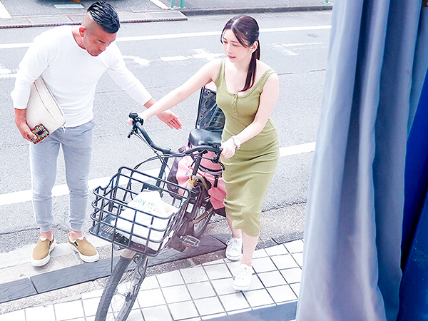 【一般人ナンパ】ボディラインがエロすぎるマキシワンピの美他人妻さんの逝き潮まみれまんこを串刺しチンコマッサージでNTR施術！