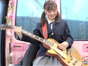 【MM号】ツインテールの可愛い娘！黒タイツを履いたロリ顔の軽音楽部女の子がおまんこに男根を挿入される【素人ナンパ】