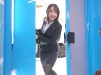 【ミラー号】仕事終わりだというお姉さん！31歳に見えない若々しいルックスのOLがハイレグビキニにお着替え！【一般人ナンパ】